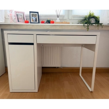 Psací stůl bílý - IKEA